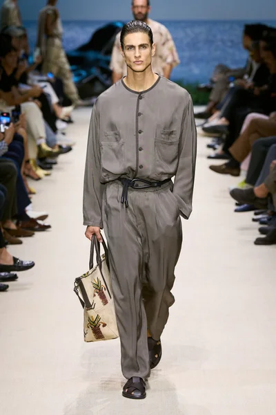 Look 46